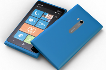 Lumia 900、ソフトウエア不良につき無料
