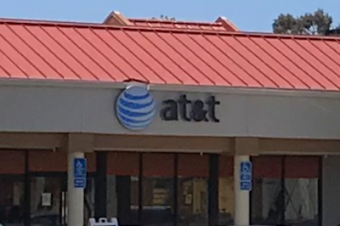 AT&Tがなりふり構わず値上げ