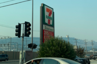 7-Elevenがガソリンを売る