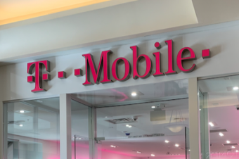 T-MobileがVerizonのDisney+特典を批判